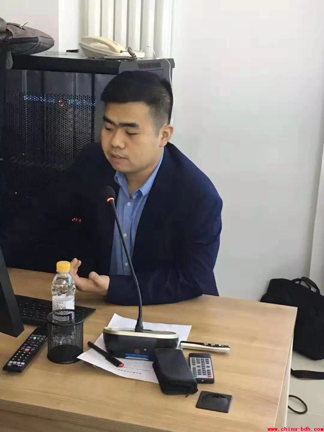 點擊瀏覽下一頁